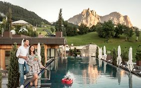 ABINEA Dolomiti Romantic SPA