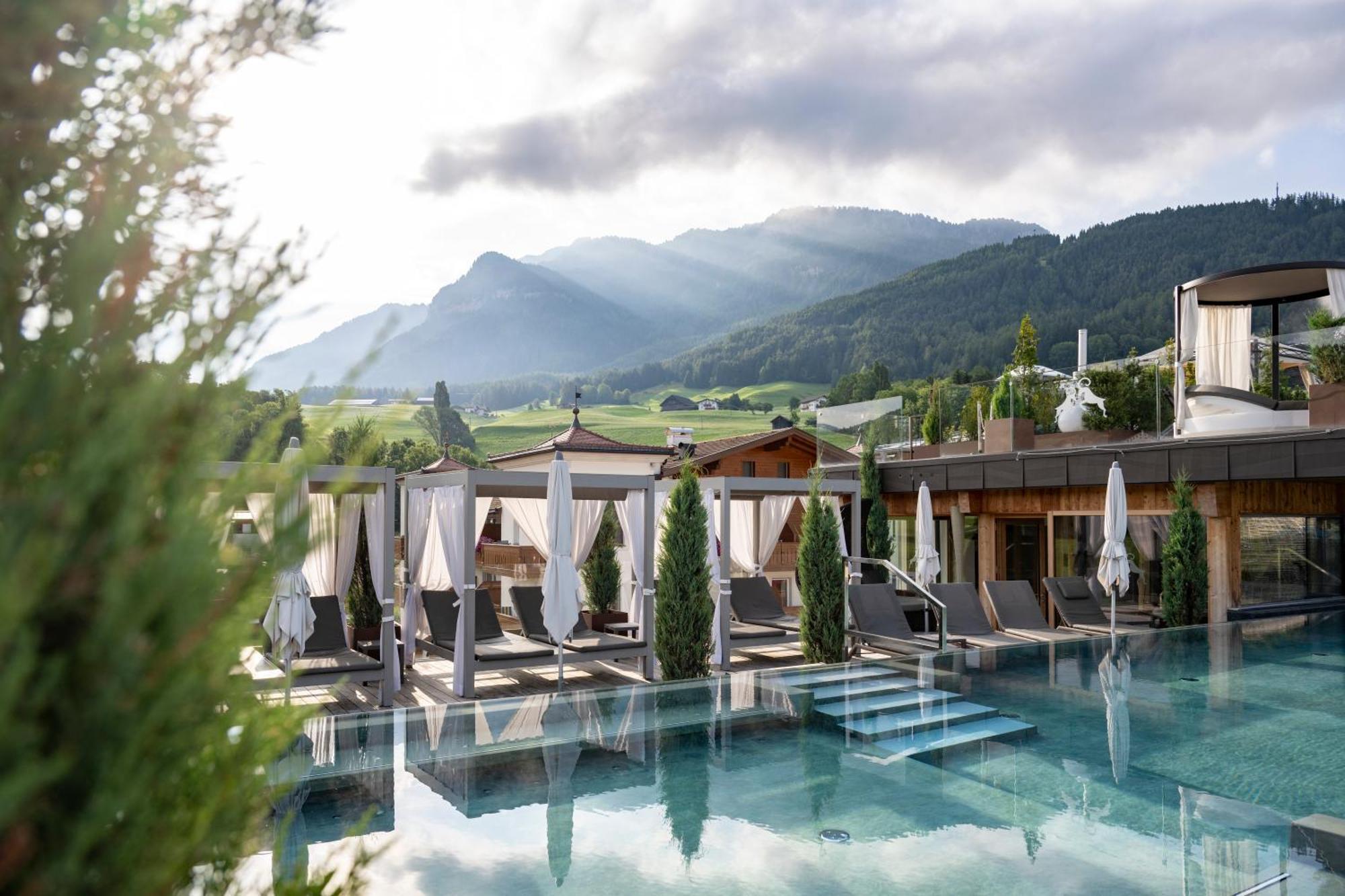 ABINEA Dolomiti Romantic SPA Hotel Castelrotto Esterno foto