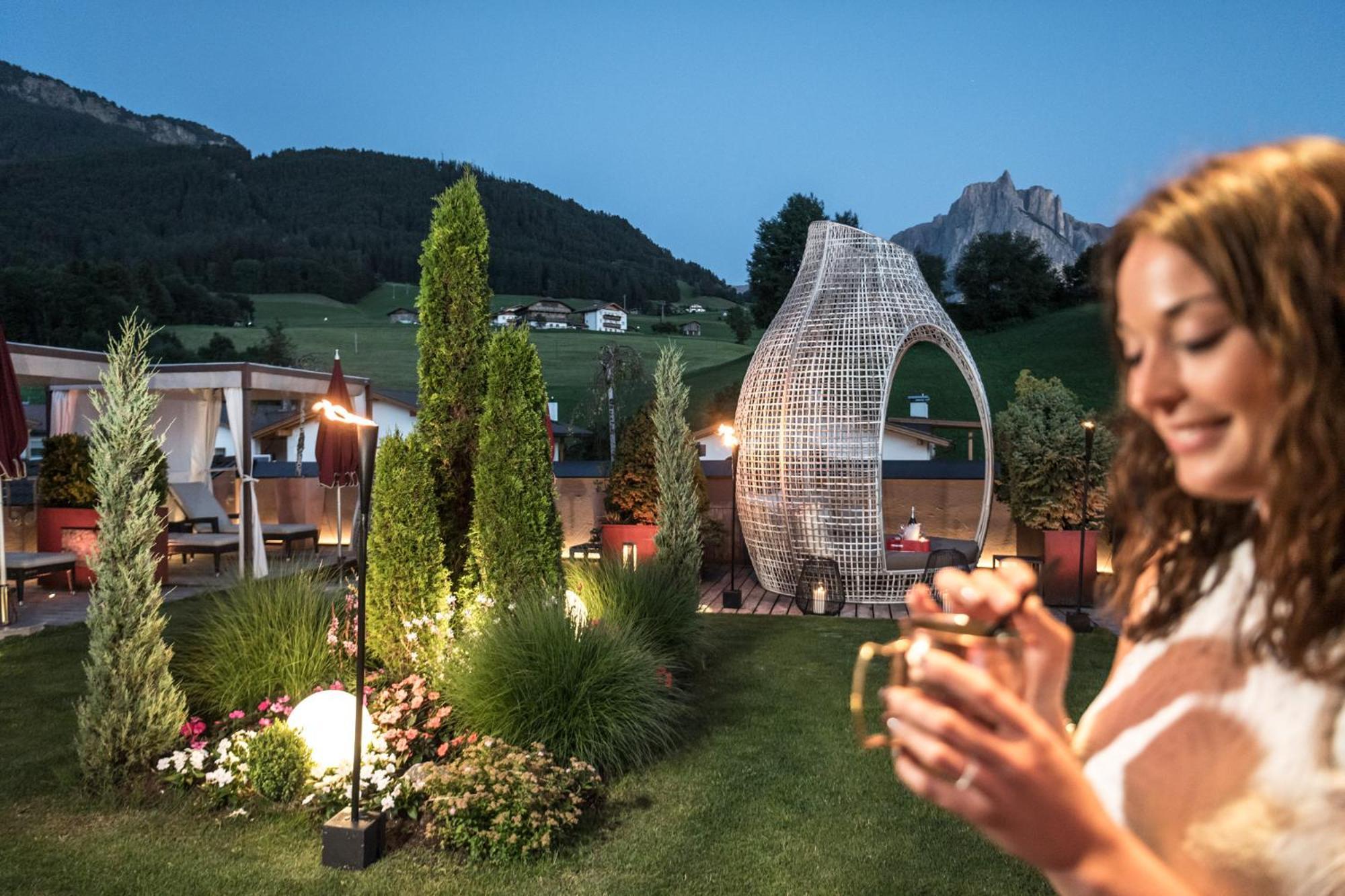 ABINEA Dolomiti Romantic SPA Hotel Castelrotto Esterno foto